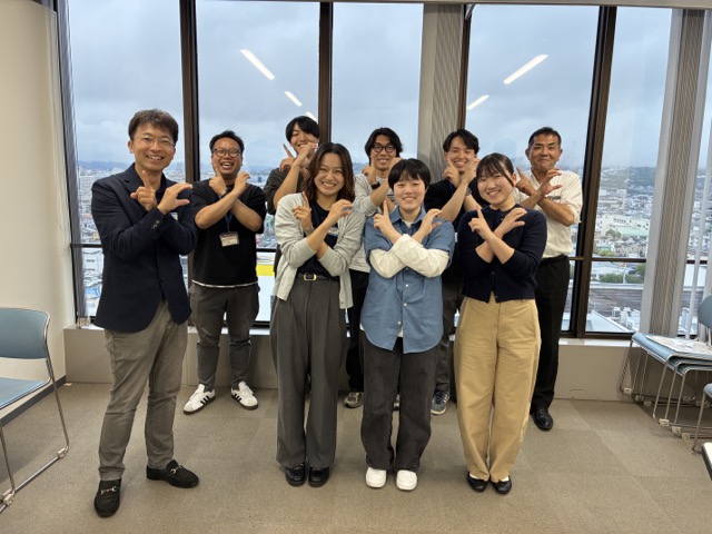 グローバル共創科学部生と坪井秀次准教授の「イノベーション・コンサルティング」の記事が静岡新聞に掲載されました