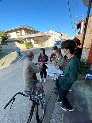 Inquiring the state of affairs by listening to local residents